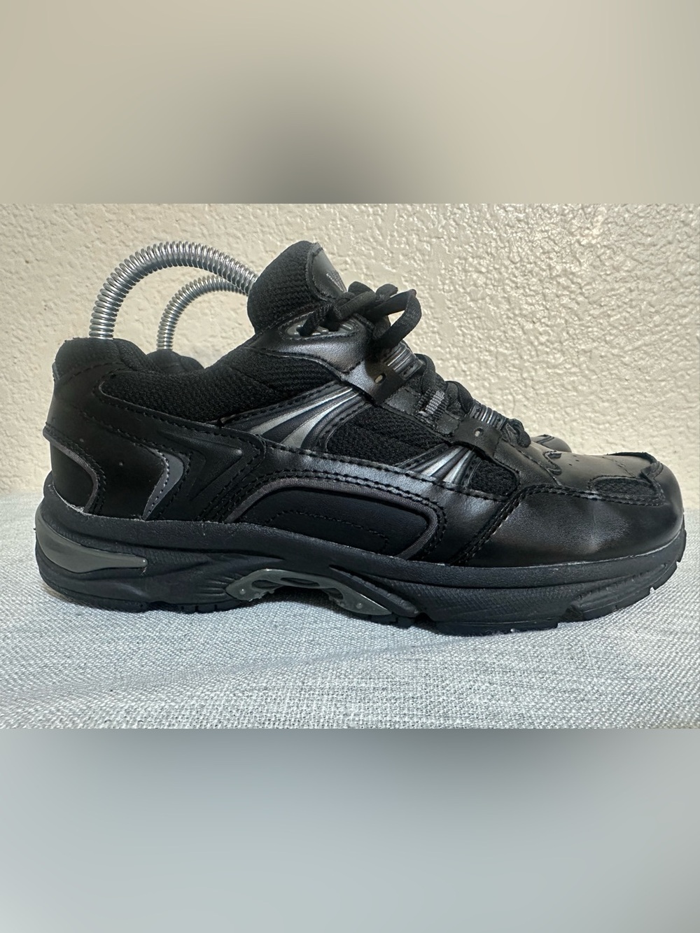 Vionic Women’s Walker sneaker